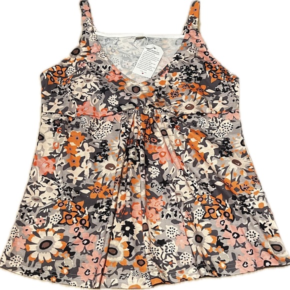 Medium NWT Tank - Picture 3 of 6